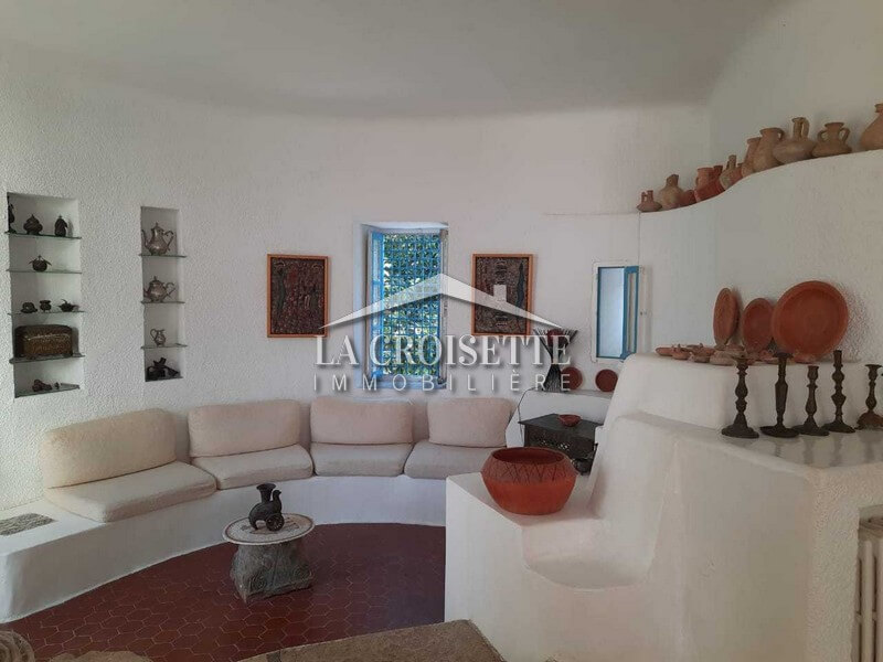 Une villa S+3 meublée avec piscine à Sidi Bou Said